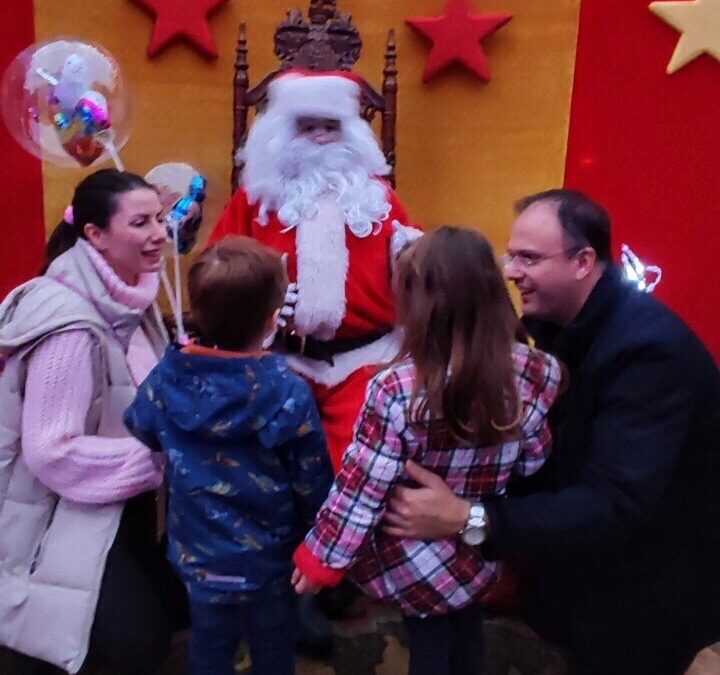 Στο ξεκίνημα των εκδηλώσεων του Δήμου Βύρωνα για τον ερχομό των Χριστουγέννων